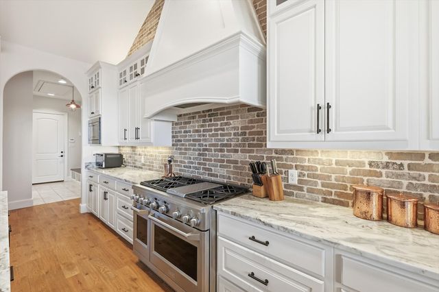 7105 W Hells Gate Drive, Strawn, TX 76475