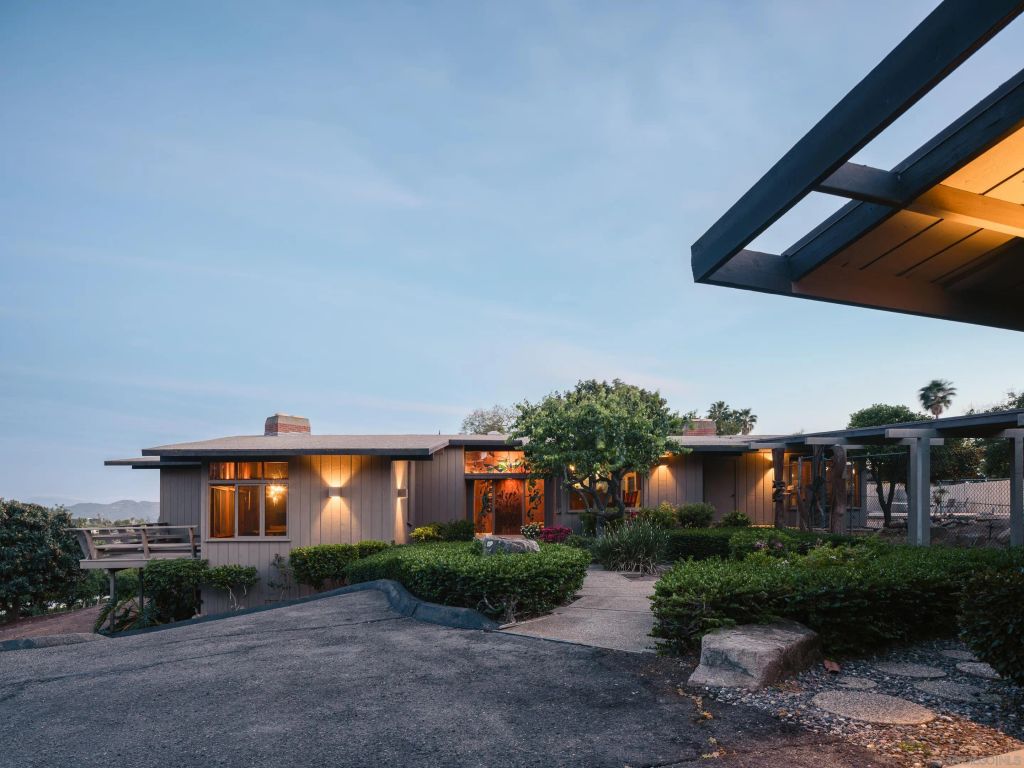 10535 Fuerte Drive, La Mesa, CA 91941