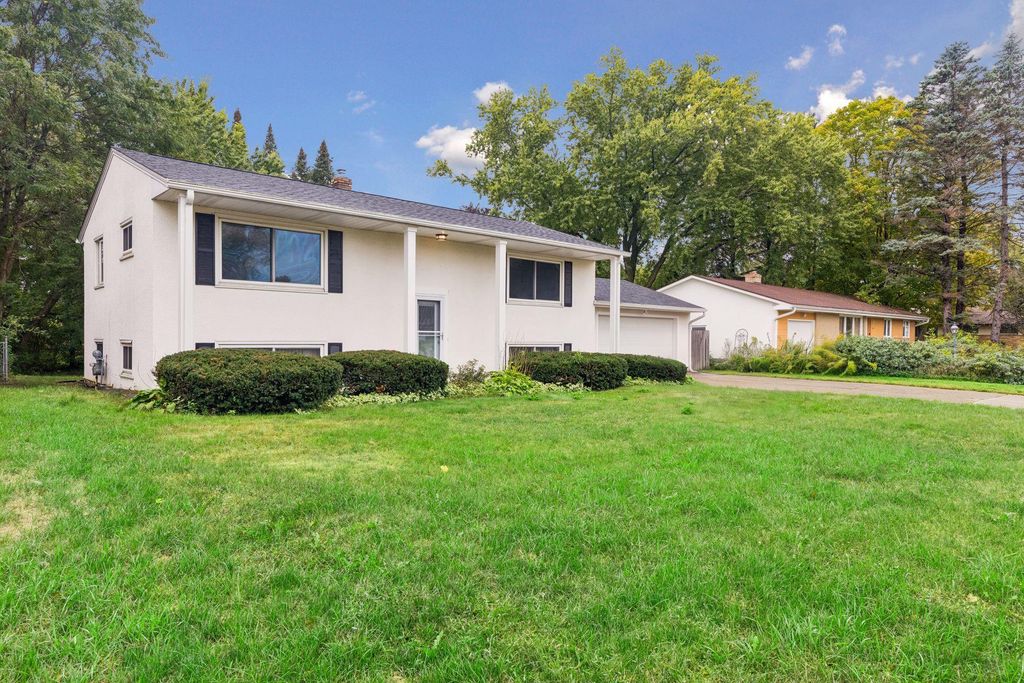 1616 Sandhurst Avenue E, Maplewood, MN 55109 — photo 4