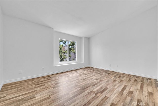678 Azure Lane 5, Corona, CA 92879