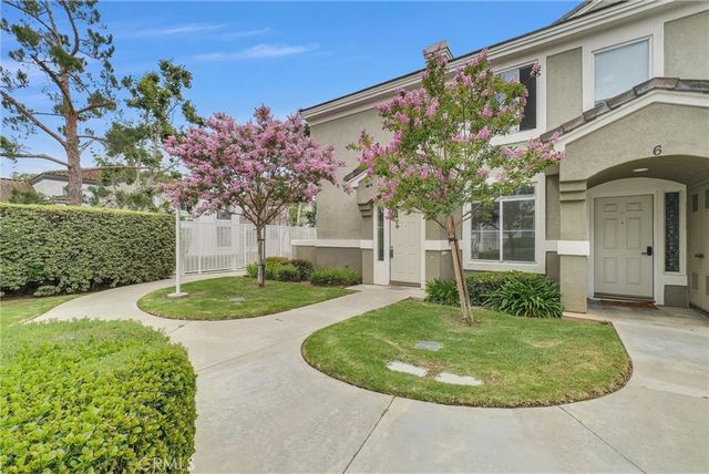 678 Azure Lane 5, Corona, CA 92879