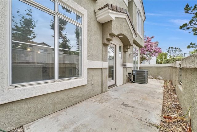 678 Azure Lane 5, Corona, CA 92879