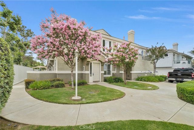 678 Azure Lane 5, Corona, CA 92879
