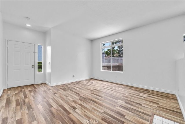 678 Azure Lane 5, Corona, CA 92879