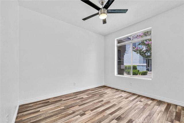 678 Azure Lane 5, Corona, CA 92879