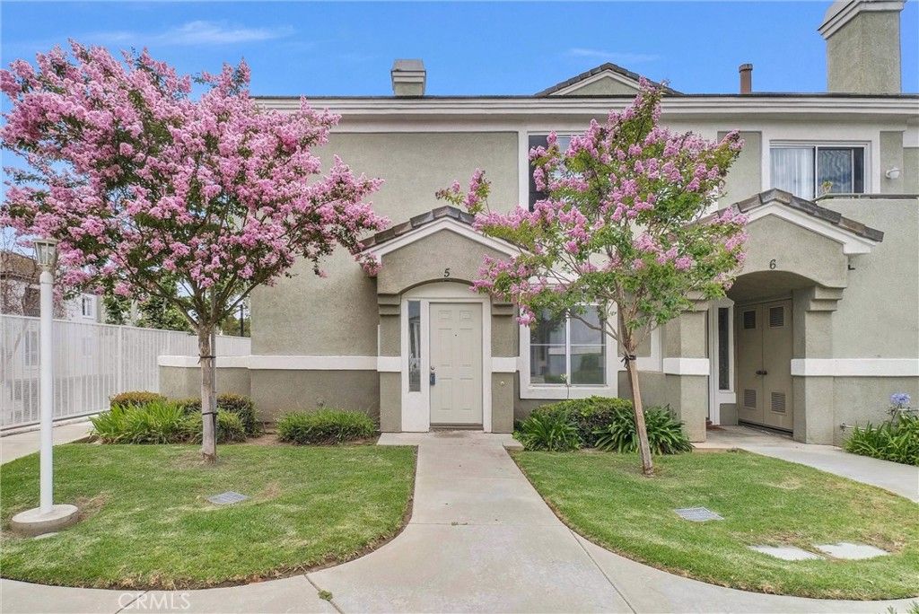 678 Azure Lane 5, Corona, CA 92879