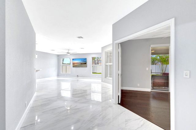 6453 Paradise Cove, West Palm Beach, FL 33411
