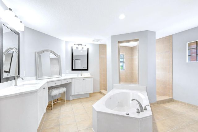 6453 Paradise Cove, West Palm Beach, FL 33411