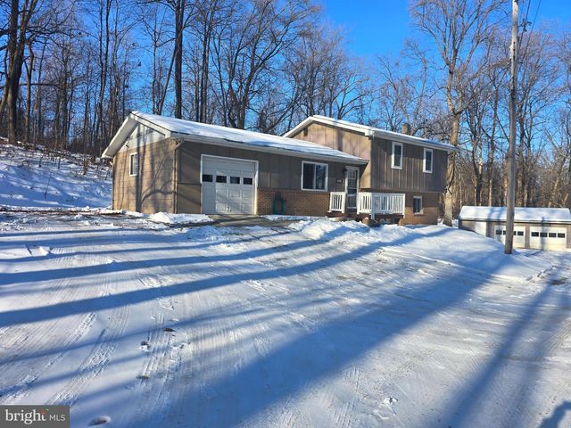 214 W RIDGE, Dillsburg, PA 17019