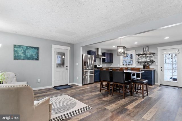 214 W RIDGE, Dillsburg, PA 17019