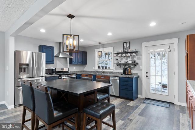 214 W RIDGE, Dillsburg, PA 17019