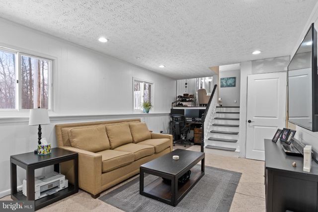 214 W RIDGE, Dillsburg, PA 17019