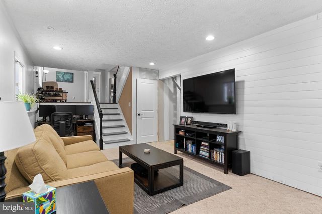 214 W RIDGE, Dillsburg, PA 17019