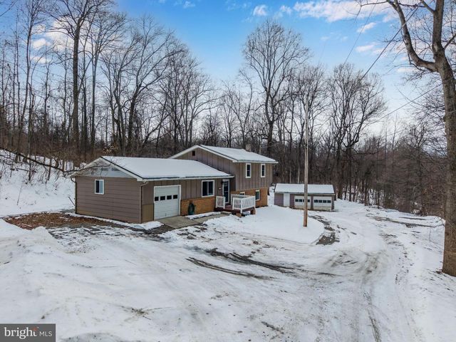 214 W RIDGE, Dillsburg, PA 17019