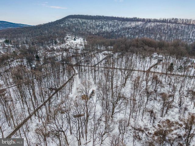 214 W RIDGE, Dillsburg, PA 17019