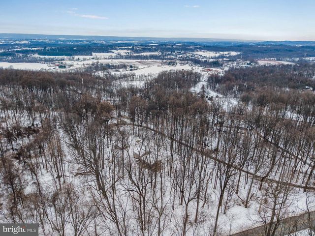 214 W RIDGE, Dillsburg, PA 17019