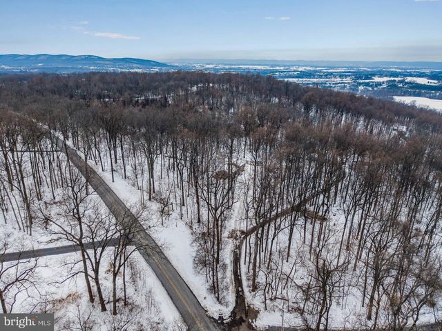 214 W RIDGE, Dillsburg, PA 17019