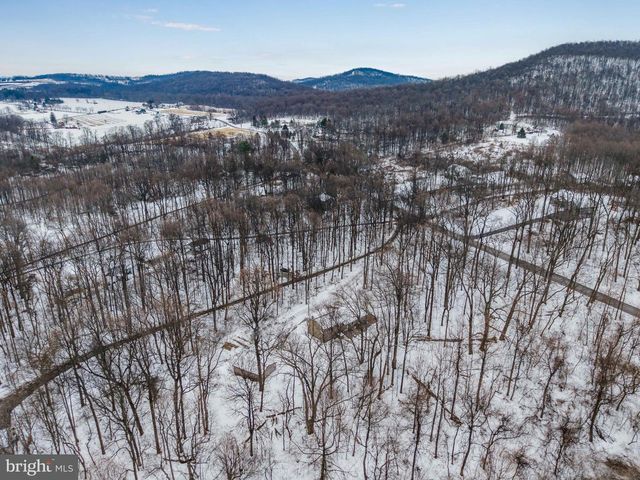 214 W RIDGE, Dillsburg, PA 17019