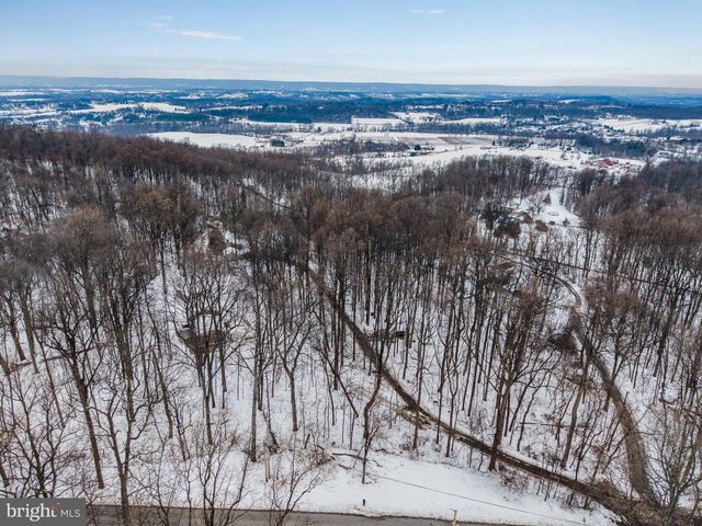 214 W RIDGE, Dillsburg, PA 17019