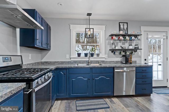 214 W RIDGE, Dillsburg, PA 17019