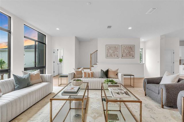 3002 W PLATT 2, Tampa, FL 33609