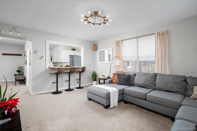 13 Bryant Crescent 2K, White Plains, NY 10604