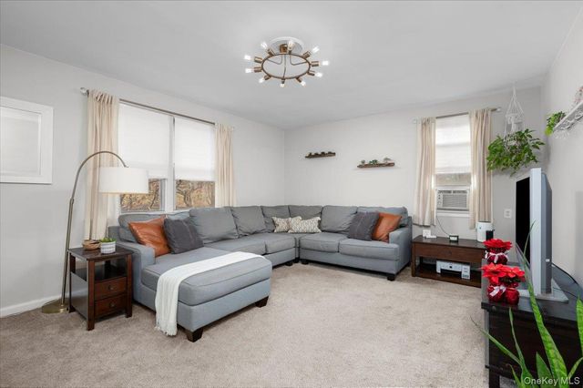 13 Bryant Crescent 2K, White Plains, NY 10604