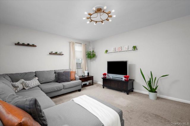 13 Bryant Crescent 2K, White Plains, NY 10604