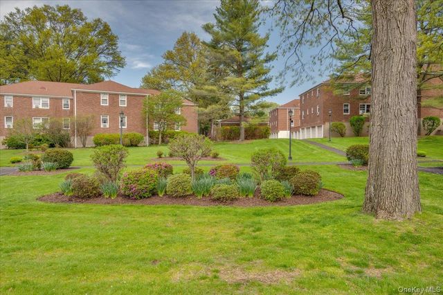 13 Bryant Crescent 2K, White Plains, NY 10604