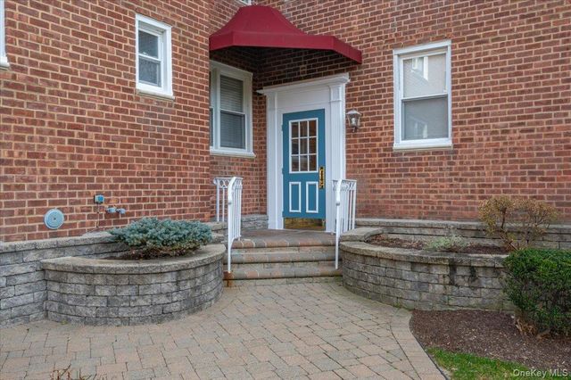 13 Bryant Crescent 2K, White Plains, NY 10604