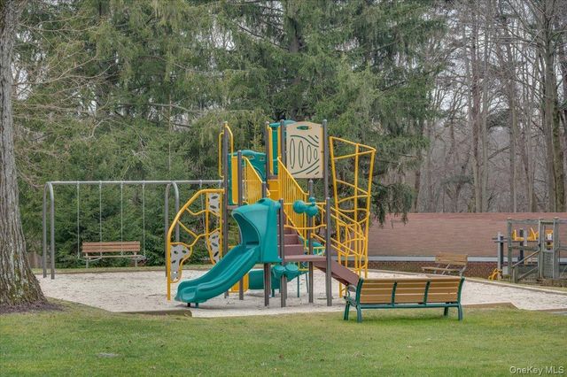 13 Bryant Crescent 2K, White Plains, NY 10604