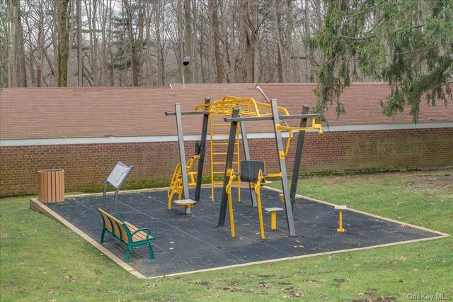 13 Bryant Crescent 2K, White Plains, NY 10604