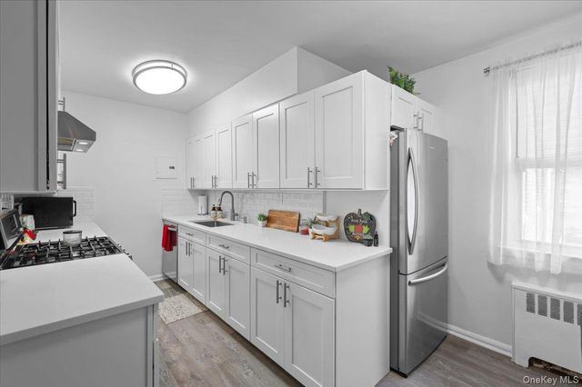 13 Bryant Crescent 2K, White Plains, NY 10604