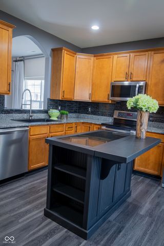 15428 Smithfield Drive, Westfield, IN 46074