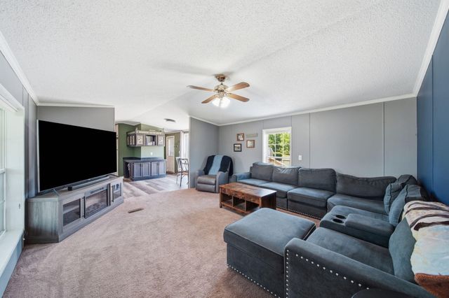 2752 W Mosherville Road, Jonesville, MI 49250