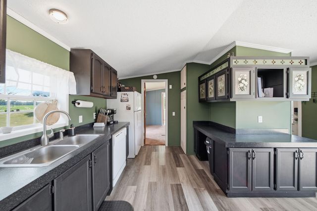 2752 W Mosherville Road, Jonesville, MI 49250
