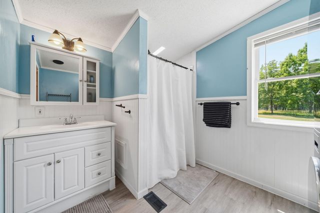 2752 W Mosherville Road, Jonesville, MI 49250