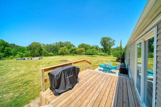 2752 W Mosherville Road, Jonesville, MI 49250