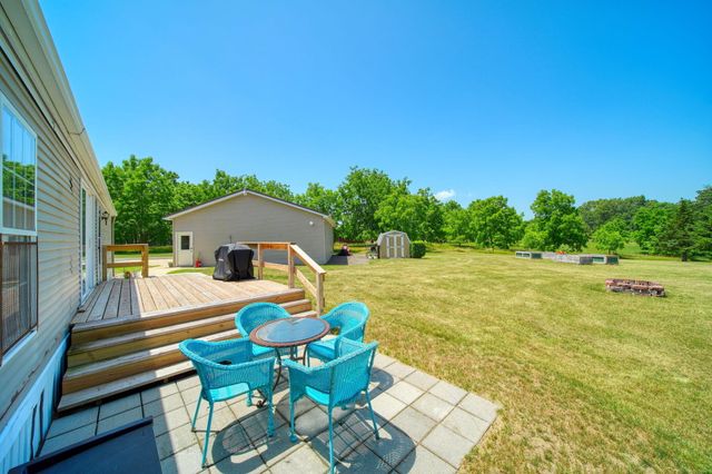 2752 W Mosherville Road, Jonesville, MI 49250
