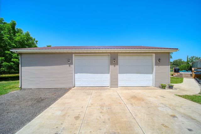 2752 W Mosherville Road, Jonesville, MI 49250