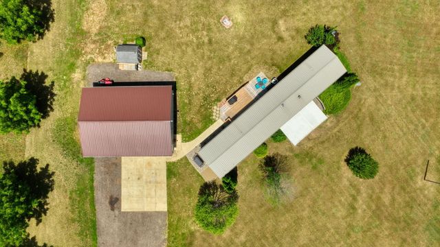2752 W Mosherville Road, Jonesville, MI 49250