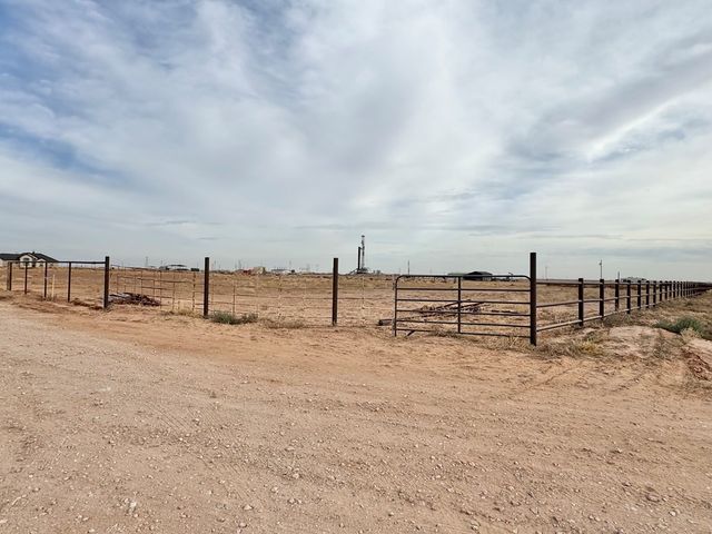 2314 County Rd C2801, Stanton, TX 79782