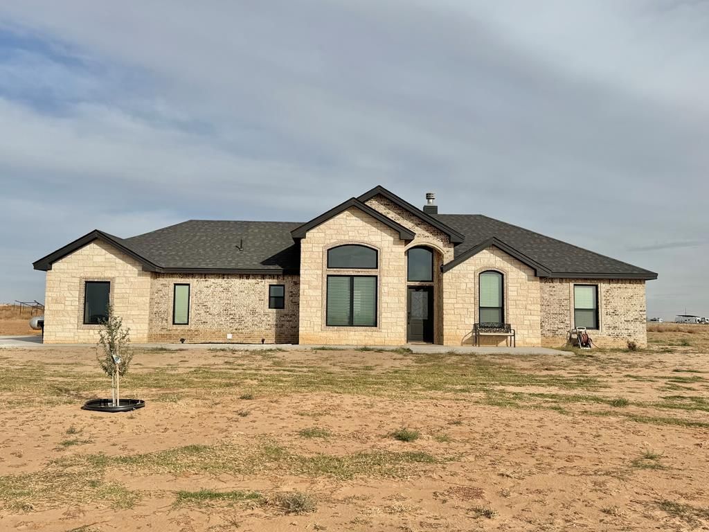2314 County Rd C2801, Stanton, TX 79782