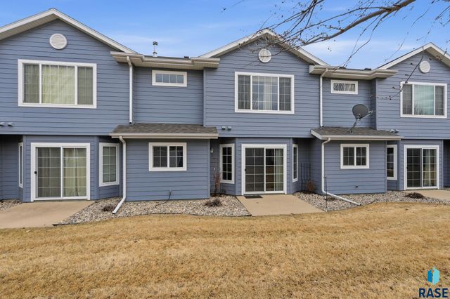 1213 N Pekin Pl Place, Sioux Falls, SD 57107