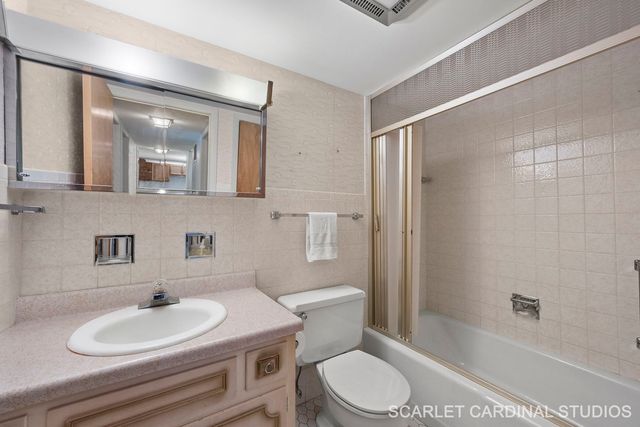 5540 Walnut Avenue 7B, Downers Grove, IL 60515