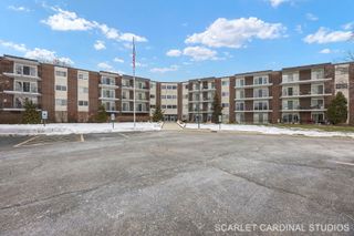 5540 Walnut Avenue 7B, Downers Grove, IL 60515