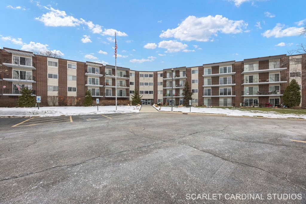 5540 Walnut Avenue 7B, Downers Grove, IL 60515