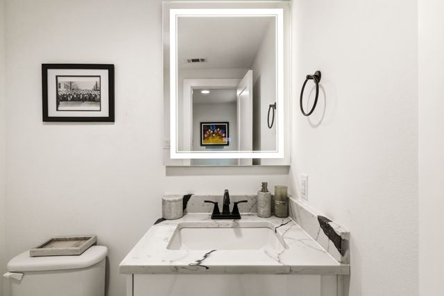 2102 N Prairie Avenue 102, Dallas, TX 75204