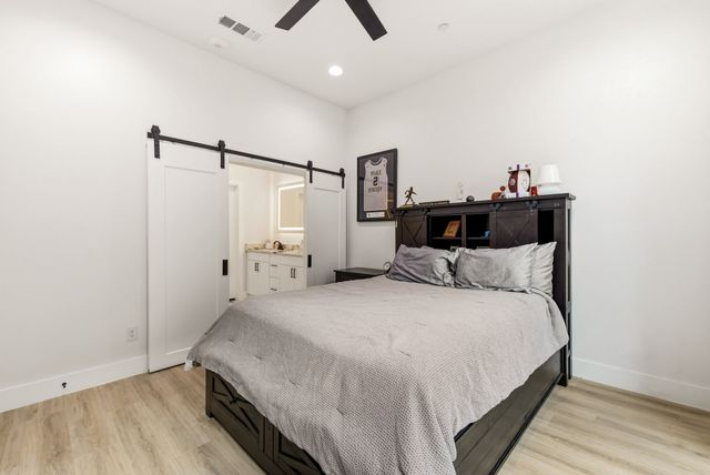 2102 N Prairie Avenue 102, Dallas, TX 75204