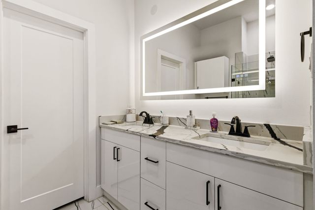 2102 N Prairie Avenue 102, Dallas, TX 75204